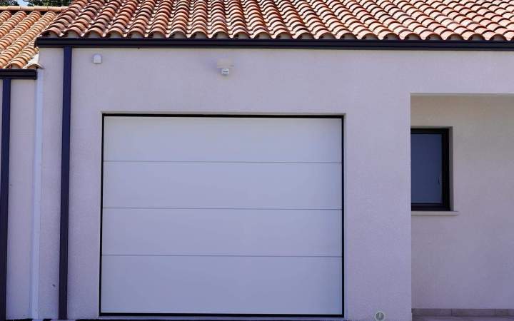 Installation porte de garage Pessac